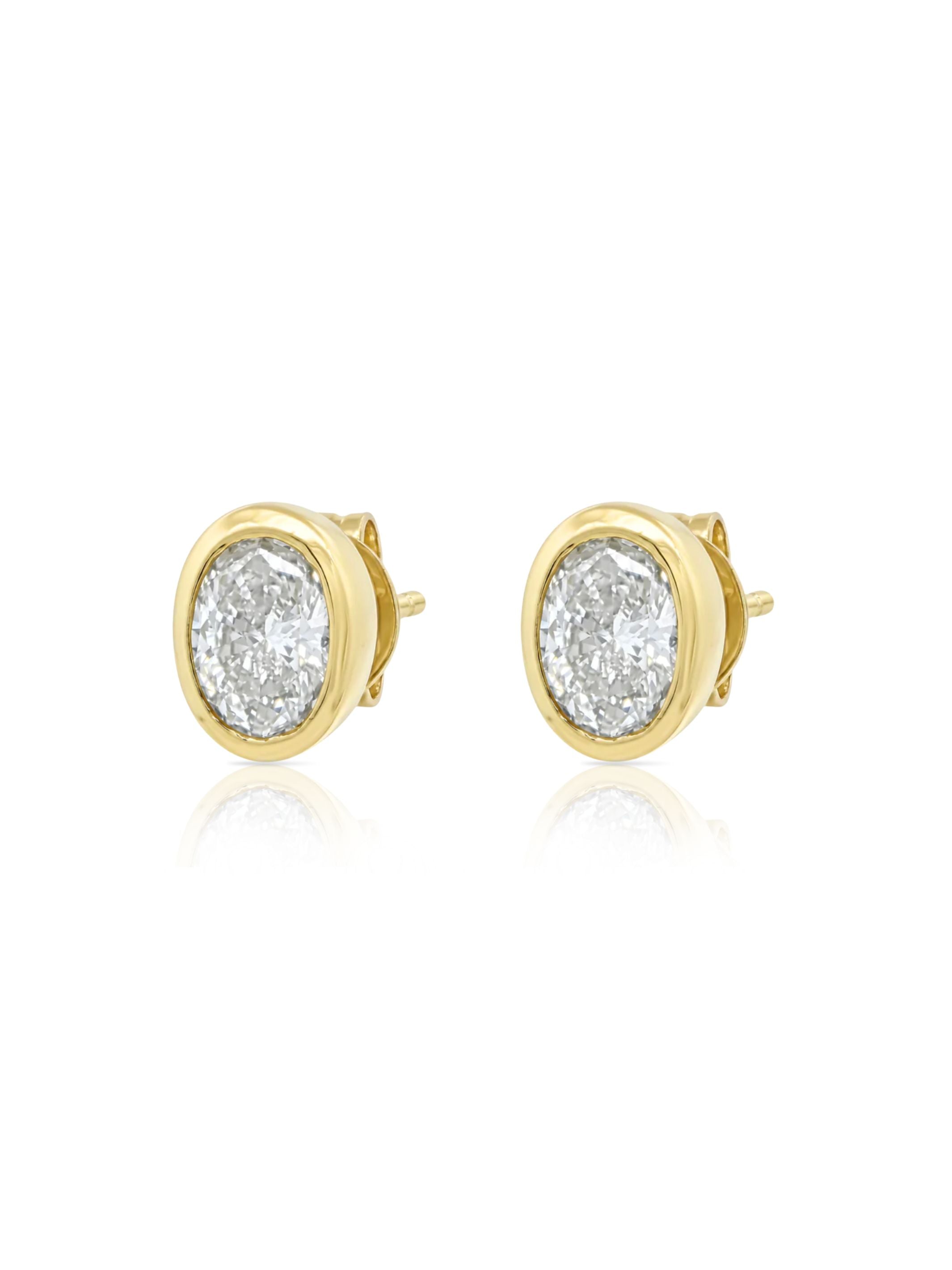 Beck Bezel Oval Diamond Stud Earring 14K