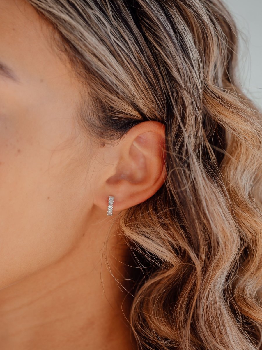 Brilliant Baguette Huggie Earring 14K - LeMel