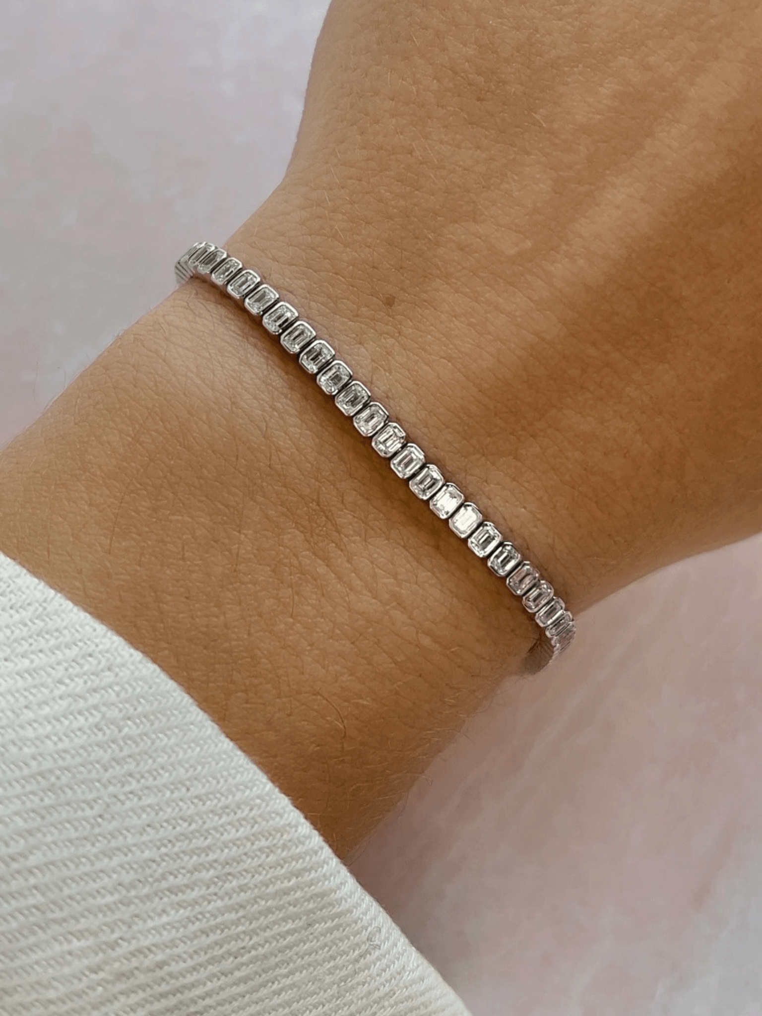 Diamond tennis bracelet emerald cut discount
