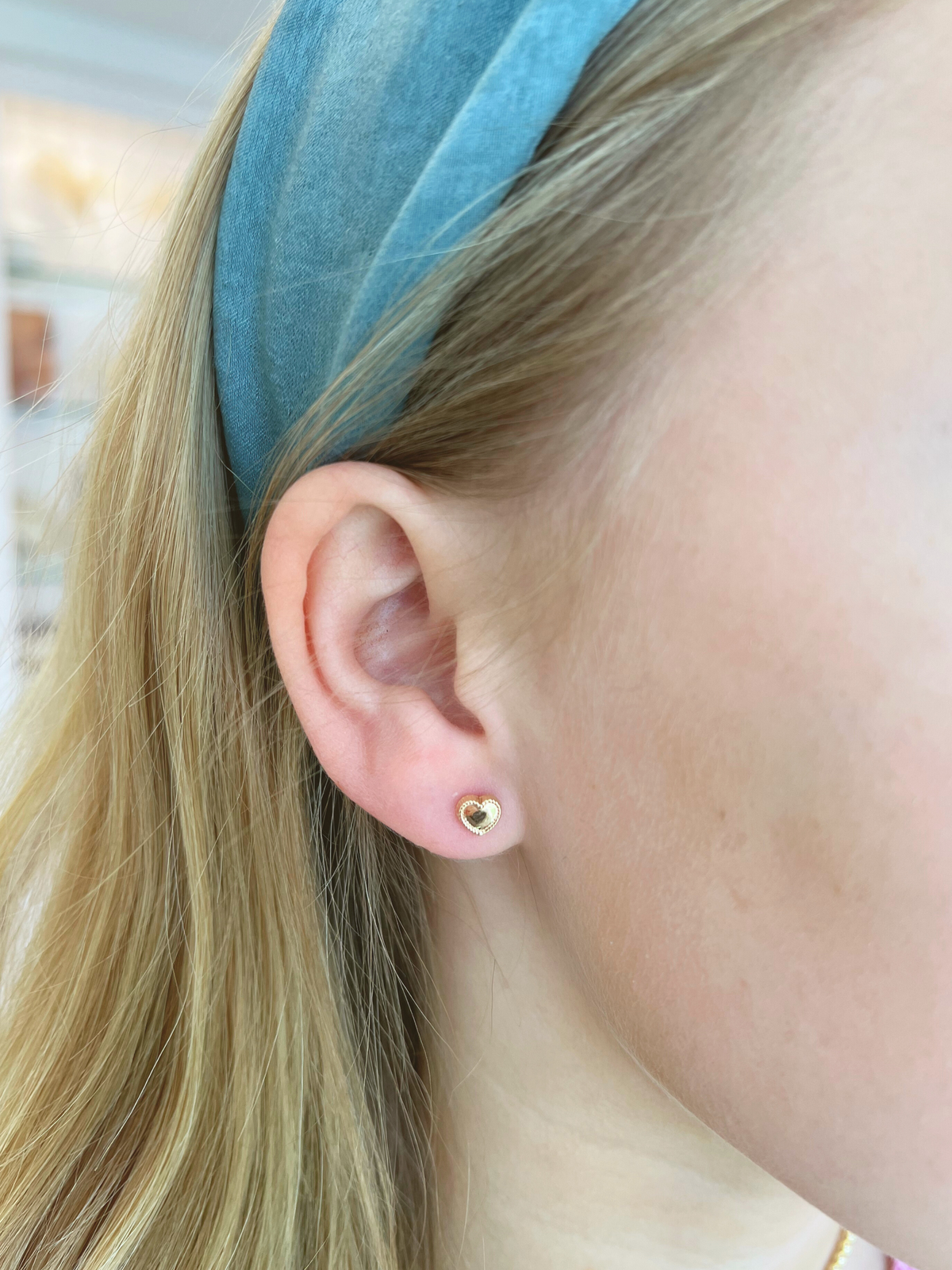 Kid Alice Heart Stud Earrings 9K