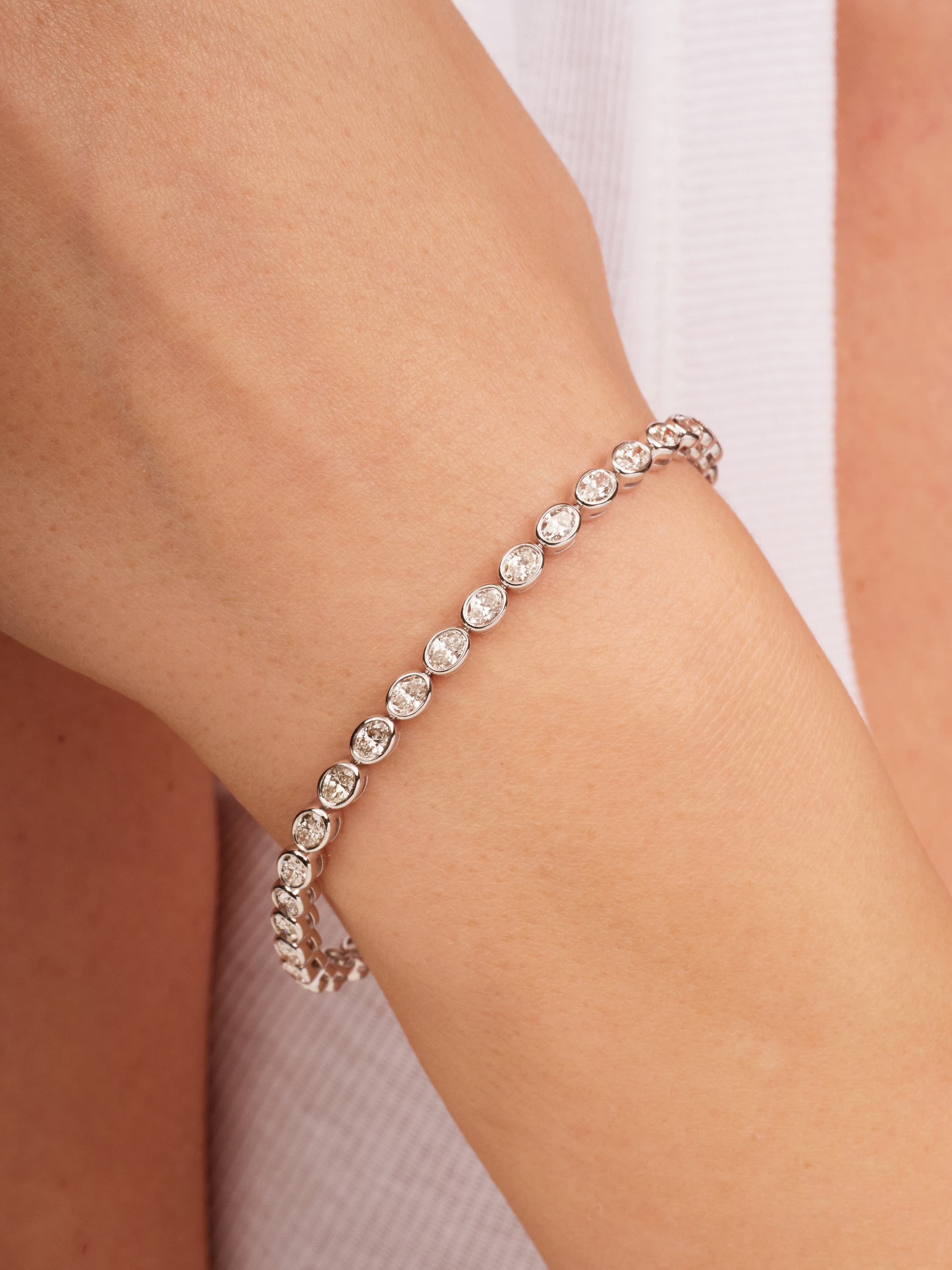 Oval diamond best sale tennis bracelet