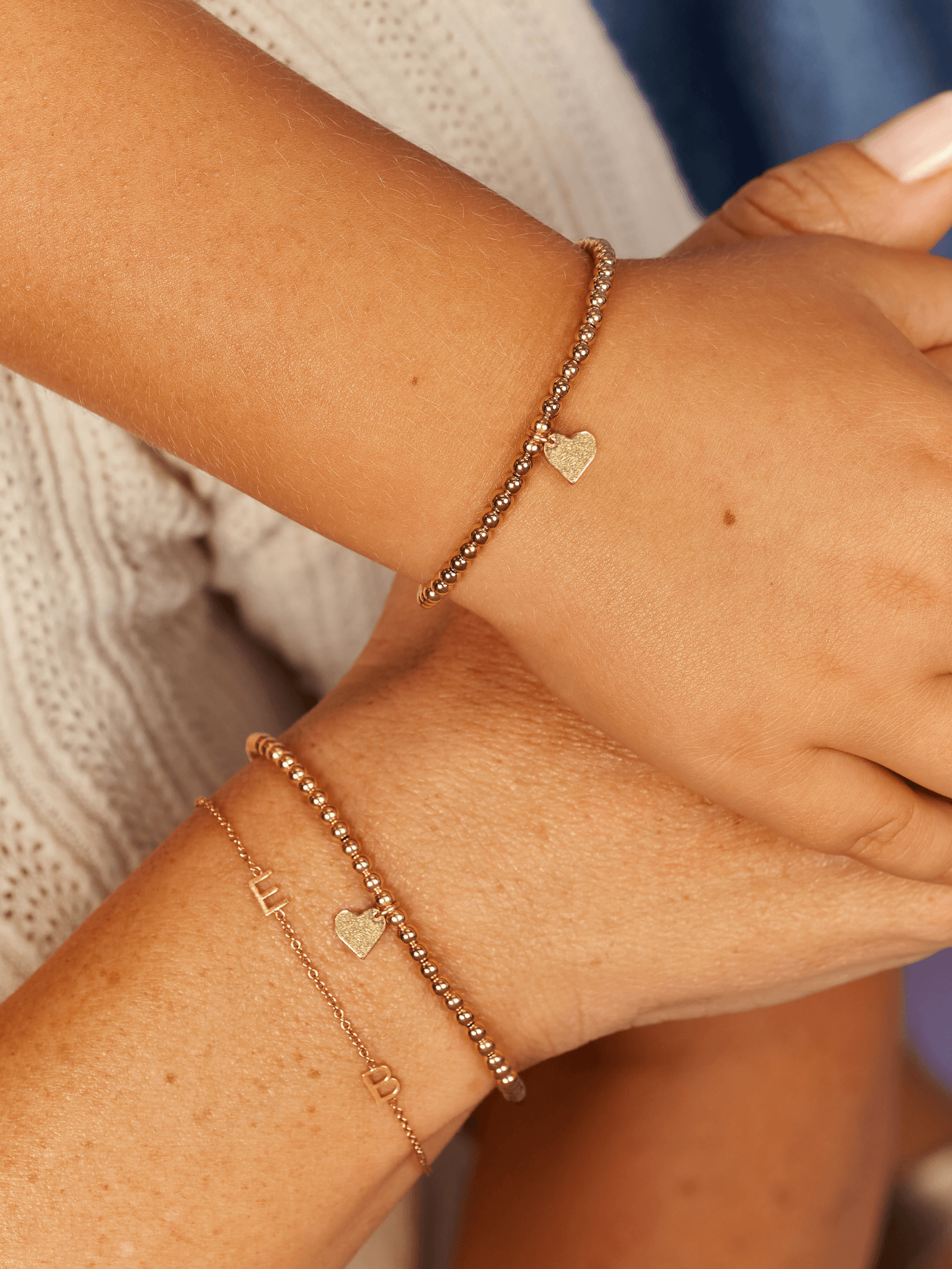 Dangling Dotted Bracelet | Bracelets, Beautiful jewelry, Delicate bracelet