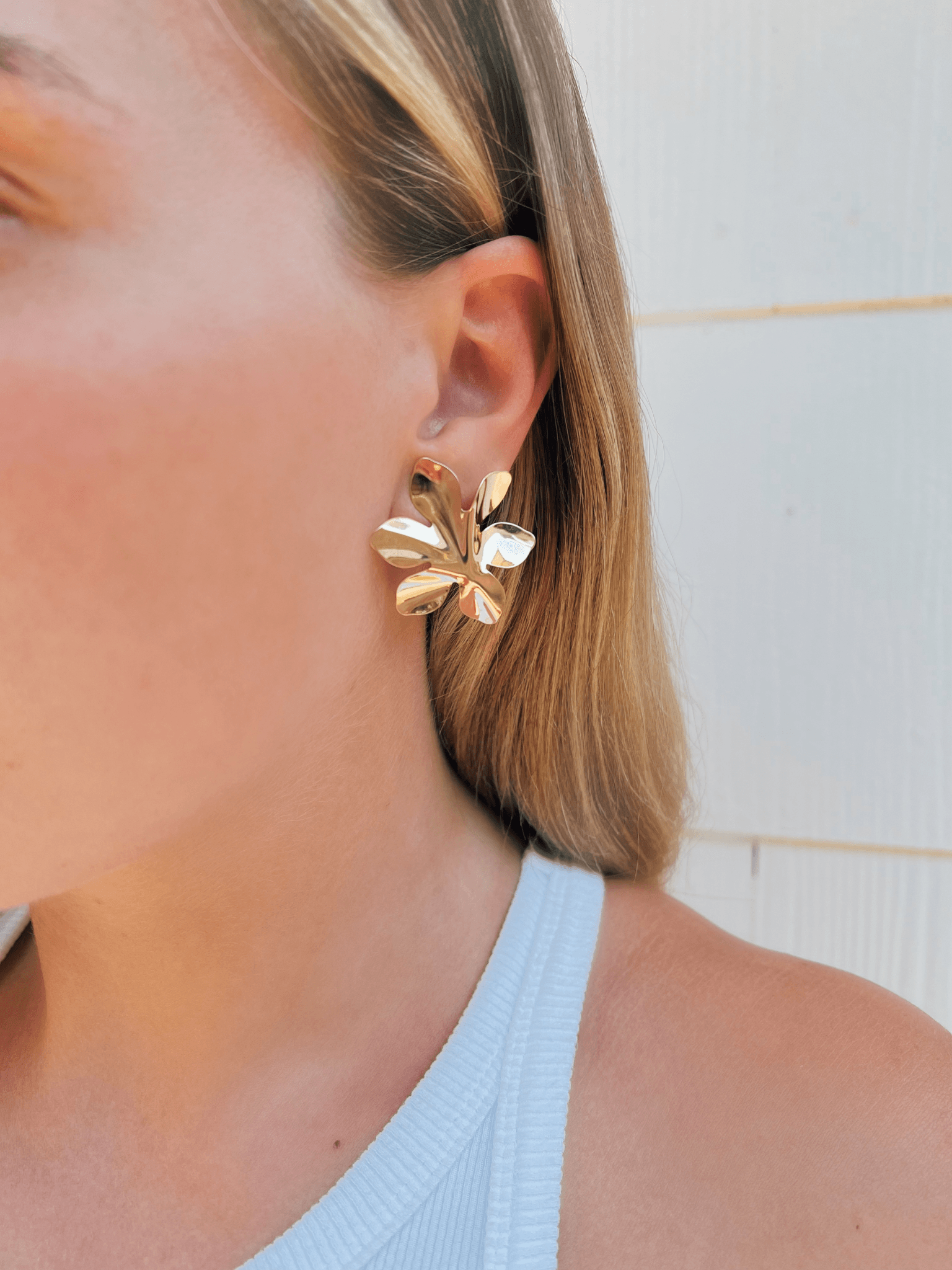 Big flower 2025 stud earrings