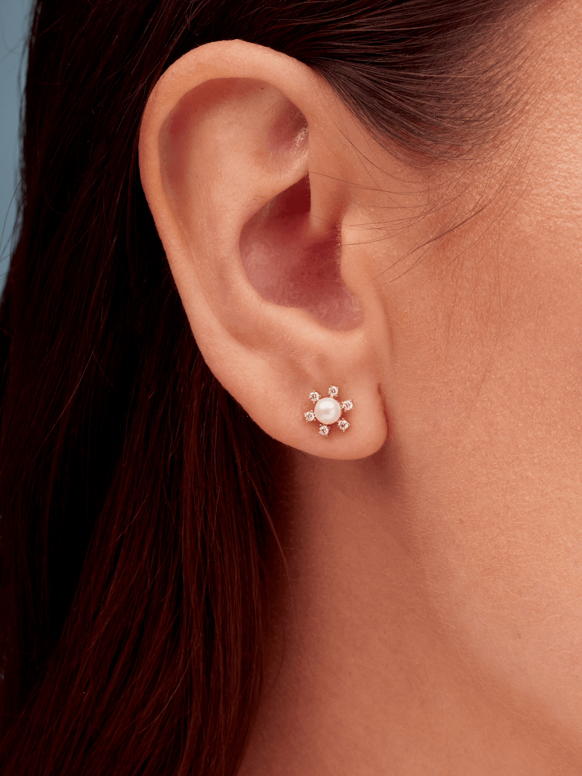 Flower and pearl earrings 