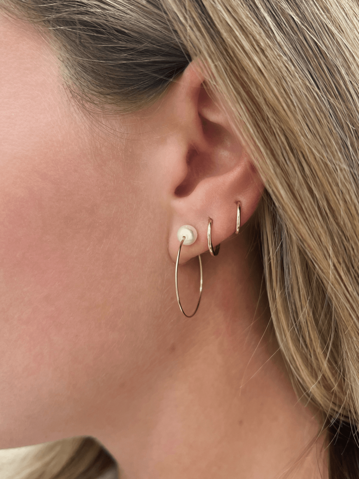 Penelope Pearl Hoop Earrings 14K - LeMel